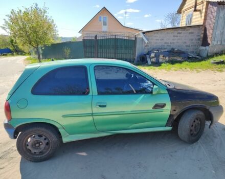 Зеленый Опель Корса, объемом двигателя 1 л и пробегом 289 тыс. км за 700 $, фото 2 на Automoto.ua