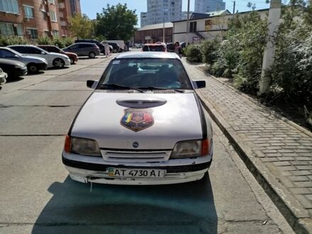 Опель Інша 1985 у Одесі на Automoto.ua Білий Опель Інша, об'ємом двигуна 0 л та пробігом 300 тис. км за 750 $, фото 1 на Automoto.ua