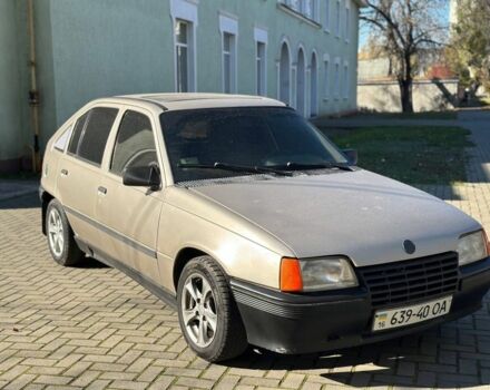 Бежевый Опель Другая, объемом двигателя 1.8 л и пробегом 200 тыс. км за 1400 $, фото 1 на Automoto.ua