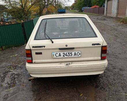 Бежевий Опель Інша, об'ємом двигуна 1.7 л та пробігом 240 тис. км за 650 $, фото 2 на Automoto.ua