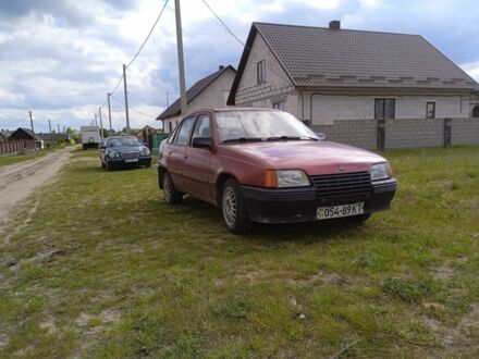 Опель Інша 1987 у Сарнах на Automoto.ua Червоний Опель Інша, об'ємом двигуна 2 л та пробігом 27 тис. км за 950 $, фото 1 на Automoto.ua
