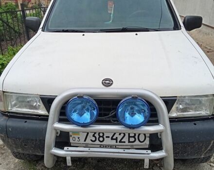 Белый Опель Фронтера, объемом двигателя 0 л и пробегом 250 тыс. км за 4700 $, фото 1 на Automoto.ua