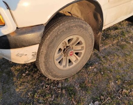 Білий Опель Фронтера, об'ємом двигуна 2 л та пробігом 250 тис. км за 3500 $, фото 3 на Automoto.ua