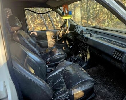 Белый Опель Фронтера, объемом двигателя 2.3 л и пробегом 250 тыс. км за 2143 $, фото 6 на Automoto.ua