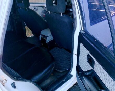 Белый Опель Фронтера, объемом двигателя 2.2 л и пробегом 300 тыс. км за 3100 $, фото 4 на Automoto.ua