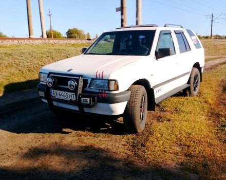 Белый Опель Фронтера, объемом двигателя 2.2 л и пробегом 300 тыс. км за 3100 $, фото 2 на Automoto.ua