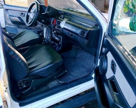 Белый Опель Фронтера, объемом двигателя 2.2 л и пробегом 300 тыс. км за 3100 $, фото 3 на Automoto.ua