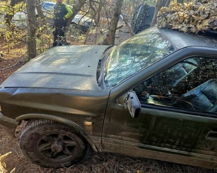 Белый Опель Фронтера, объемом двигателя 2.3 л и пробегом 250 тыс. км за 2143 $, фото 2 на Automoto.ua