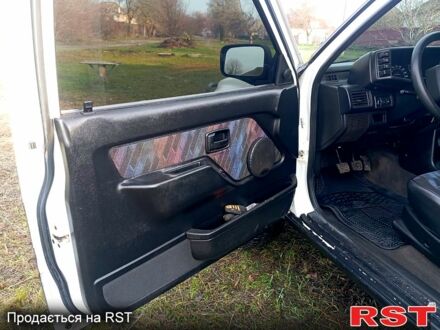 Белый Опель Фронтера, объемом двигателя 2 л и пробегом 204 тыс. км за 2800 $, фото 1 на Automoto.ua