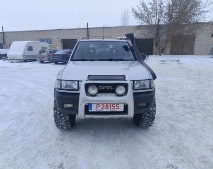 Белый Опель Фронтера, объемом двигателя 2 л и пробегом 268 тыс. км за 2300 $, фото 1 на Automoto.ua