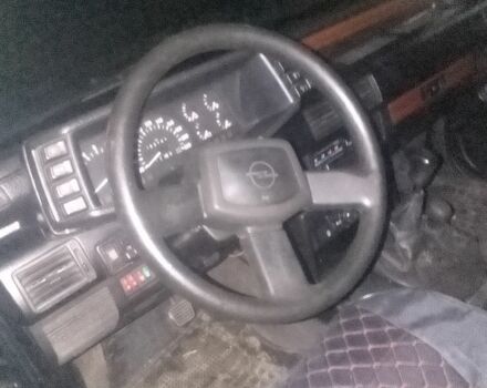 Чорний Опель Фронтера, об'ємом двигуна 2.2 л та пробігом 228 тис. км за 3553 $, фото 6 на Automoto.ua