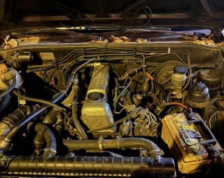 Черный Опель Фронтера, объемом двигателя 2.3 л и пробегом 300 тыс. км за 2600 $, фото 6 на Automoto.ua