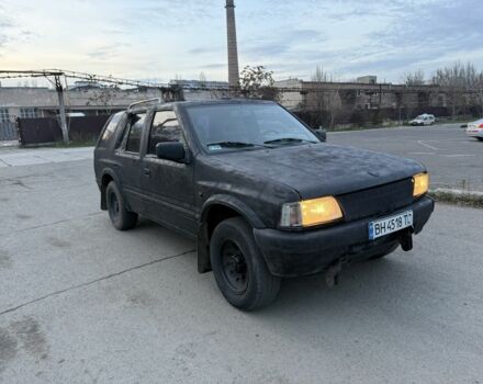Черный Опель Фронтера, объемом двигателя 2.2 л и пробегом 300 тыс. км за 2300 $, фото 2 на Automoto.ua