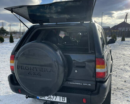 Черный Опель Фронтера, объемом двигателя 2.2 л и пробегом 300 тыс. км за 7300 $, фото 4 на Automoto.ua