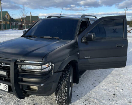 Черный Опель Фронтера, объемом двигателя 2.2 л и пробегом 300 тыс. км за 7300 $, фото 6 на Automoto.ua