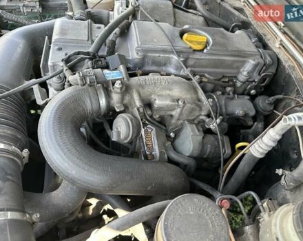 Чорний Опель Фронтера, об'ємом двигуна 2.17 л та пробігом 300 тис. км за 5800 $, фото 5 на Automoto.ua
