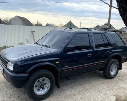 Черный Опель Фронтера, объемом двигателя 2.3 л и пробегом 0 тыс. км за 3500 $, фото 1 на Automoto.ua