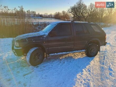 Опель Фронтера 1995 у Шишаках на Automoto.ua Чорний Опель Фронтера, об'ємом двигуна 2.2 л та пробігом 200 тис. км за 3600 $, фото 1 на Automoto.ua