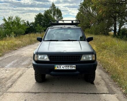Черный Опель Фронтера, объемом двигателя 3 л и пробегом 300 тыс. км за 4000 $, фото 1 на Automoto.ua