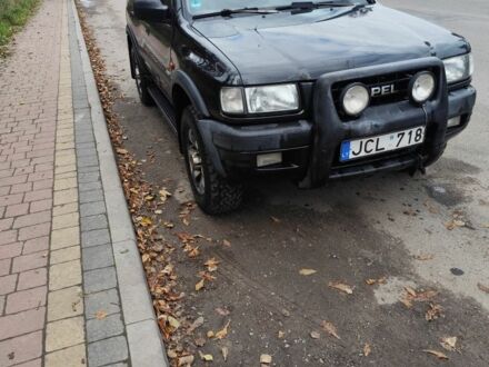 Черный Опель Фронтера, объемом двигателя 0 л и пробегом 167 тыс. км за 2031 $, фото 1 на Automoto.ua