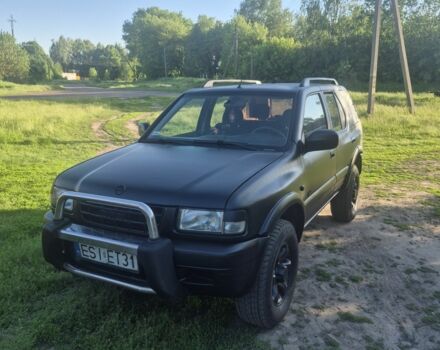 Черный Опель Фронтера, объемом двигателя 2.2 л и пробегом 178 тыс. км за 3212 $, фото 1 на Automoto.ua