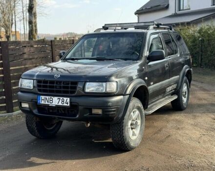 Черный Опель Фронтера, объемом двигателя 2.2 л и пробегом 272 тыс. км за 2450 $, фото 1 на Automoto.ua