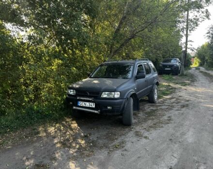 Чорний Опель Фронтера, об'ємом двигуна 2.2 л та пробігом 300 тис. км за 3717 $, фото 1 на Automoto.ua