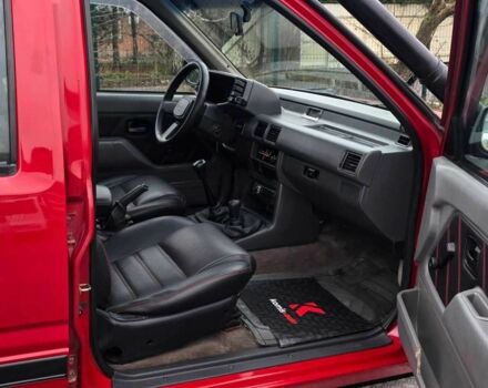 Красный Опель Фронтера, объемом двигателя 2.3 л и пробегом 198 тыс. км за 4299 $, фото 2 на Automoto.ua