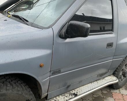 Сірий Опель Фронтера, об'ємом двигуна 2 л та пробігом 200 тис. км за 3931 $, фото 4 на Automoto.ua