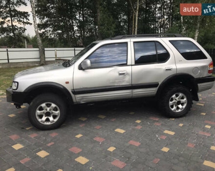 Серый Опель Фронтера, объемом двигателя 2.2 л и пробегом 370 тыс. км за 2000 $, фото 2 на Automoto.ua