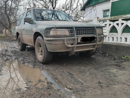 Сірий Опель Фронтера, об'ємом двигуна 2 л та пробігом 320 тис. км за 2650 $, фото 1 на Automoto.ua