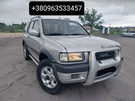 Серый Опель Фронтера, объемом двигателя 2.2 л и пробегом 270 тыс. км за 2000 $, фото 1 на Automoto.ua
