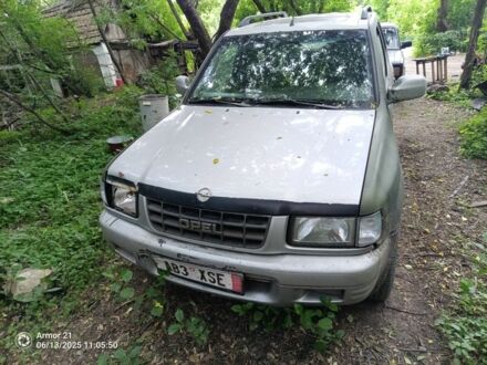 Серый Опель Фронтера, объемом двигателя 2 л и пробегом 1000 тыс. км за 2400 $, фото 1 на Automoto.ua