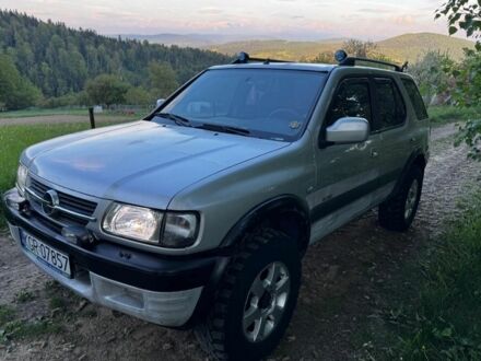 Сірий Опель Фронтера, об'ємом двигуна 2.2 л та пробігом 254 тис. км за 3200 $, фото 1 на Automoto.ua