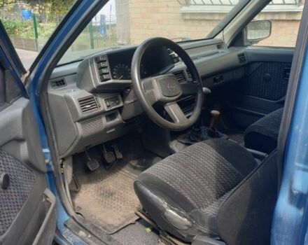 Синий Опель Фронтера, объемом двигателя 2.2 л и пробегом 336 тыс. км за 3000 $, фото 2 на Automoto.ua