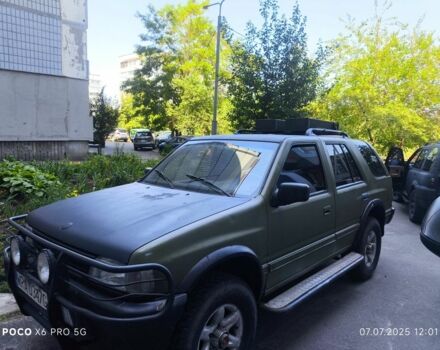 Зеленый Опель Фронтера, объемом двигателя 2 л и пробегом 270 тыс. км за 150000 $, фото 2 на Automoto.ua