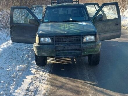 Зеленый Опель Фронтера, объемом двигателя 2.3 л и пробегом 300 тыс. км за 1500 $, фото 1 на Automoto.ua