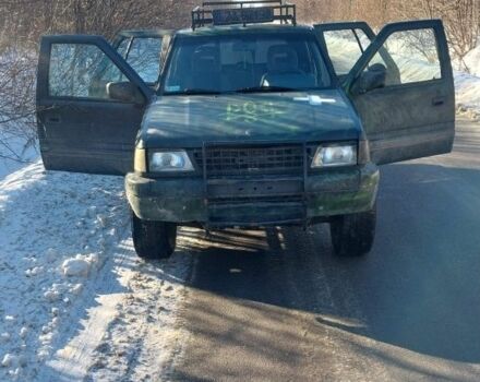 Зеленый Опель Фронтера, объемом двигателя 2.3 л и пробегом 300 тыс. км за 1500 $, фото 1 на Automoto.ua