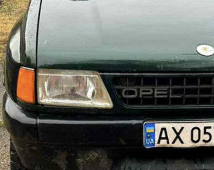 Зелений Опель Фронтера, об'ємом двигуна 2 л та пробігом 100 тис. км за 2200 $, фото 1 на Automoto.ua