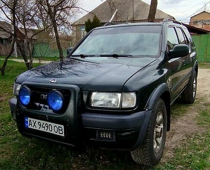 Зеленый Опель Фронтера, объемом двигателя 2.2 л и пробегом 270 тыс. км за 3000 $, фото 1 на Automoto.ua