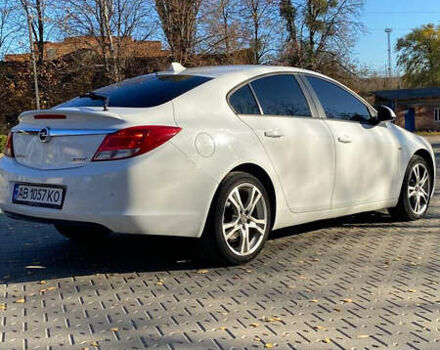 Белый Опель Инсигния, объемом двигателя 1.6 л и пробегом 200 тыс. км за 8000 $, фото 4 на Automoto.ua