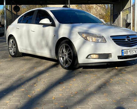 Белый Опель Инсигния, объемом двигателя 1.6 л и пробегом 200 тыс. км за 8000 $, фото 3 на Automoto.ua