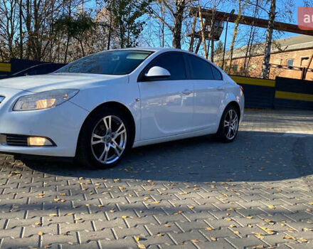 Белый Опель Инсигния, объемом двигателя 1.6 л и пробегом 200 тыс. км за 8000 $, фото 2 на Automoto.ua