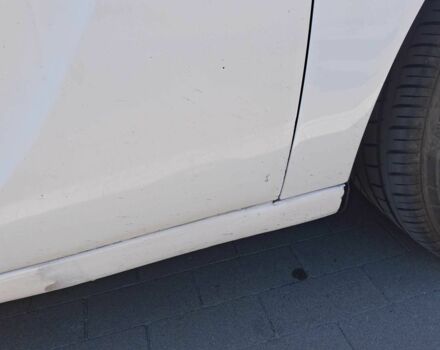 Опель Инсигния 2009 в Сумах на Automoto.ua Белый Опель Инсигния, объемом двигателя 2 л и пробегом 172 тыс. км за 7800 $, фото 6 на Automoto.ua