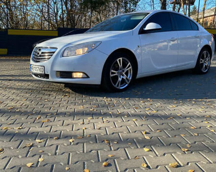 Белый Опель Инсигния, объемом двигателя 1.6 л и пробегом 200 тыс. км за 8000 $, фото 1 на Automoto.ua