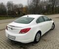 Белый Опель Инсигния, объемом двигателя 2 л и пробегом 274 тыс. км за 6500 $, фото 4 на Automoto.ua