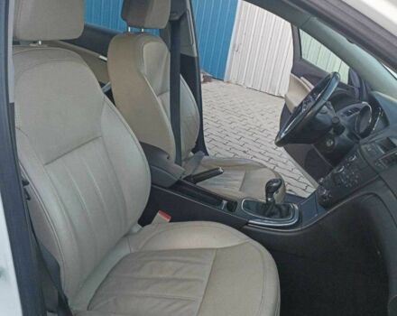 Белый Опель Инсигния, объемом двигателя 2 л и пробегом 274 тыс. км за 6500 $, фото 7 на Automoto.ua