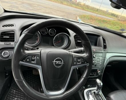 Белый Опель Инсигния, объемом двигателя 2 л и пробегом 363 тыс. км за 3300 $, фото 7 на Automoto.ua