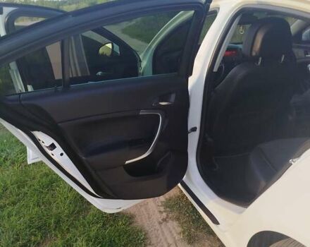 Белый Опель Инсигния, объемом двигателя 1.96 л и пробегом 233 тыс. км за 7000 $, фото 7 на Automoto.ua