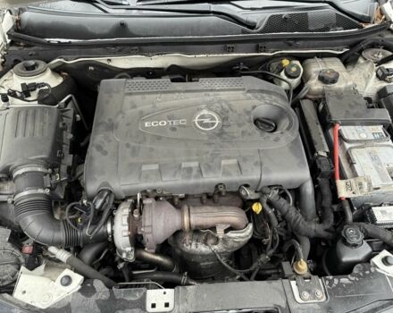 Белый Опель Инсигния, объемом двигателя 2 л и пробегом 363 тыс. км за 3300 $, фото 5 на Automoto.ua